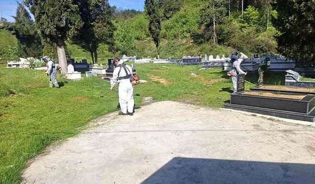 Kdz. Ereğli’de 57 mezarlık bayram öncesi temizleniyor