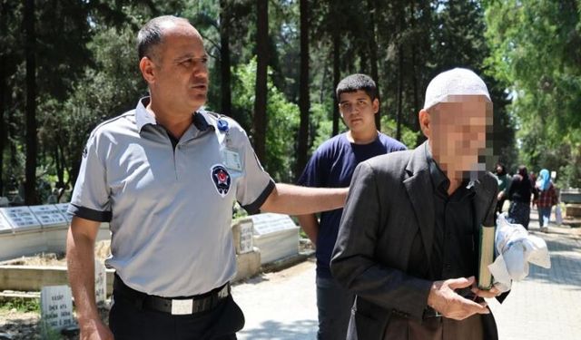 Mezarlıkta sahte hoca imamın testini geçemedi