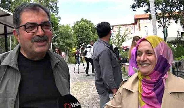 Anne ve baba çocuğuna destek olmak için YKS'ye girdi