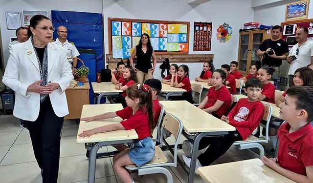 Karrne dağıtım töreninde öğrencinin validen ilginç isteği