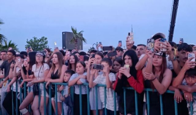 Kiraz Festivali’nde Poizi ve Özbey rüzgarı esti