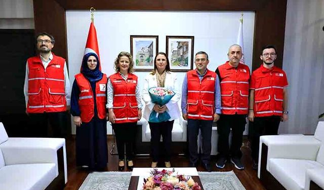 Kızılay'dan Vali Nurtaç Arslan'a teşekkür
