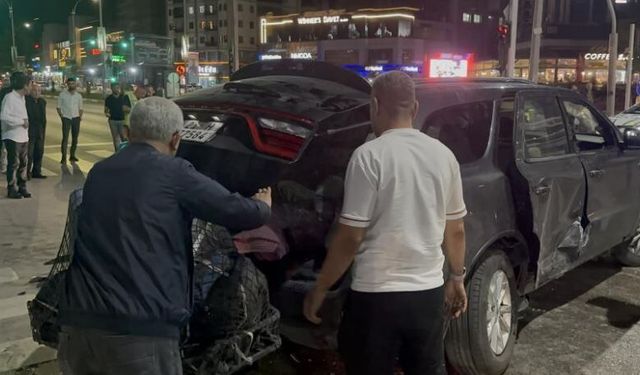 Kavşakta korkunç kaza! Suv araç yan yattı, 11 yaralı