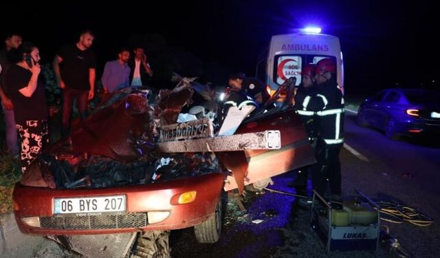 Tırın tamponu otomobile ok gibi saplandı: 1 ölü