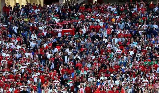 Türkiye - Paraguay maçını 68 bin 827 taraftar izledi