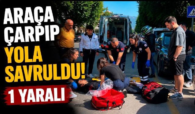 Hafif ticari araca çarparak savrulan motosikletli yaralandı