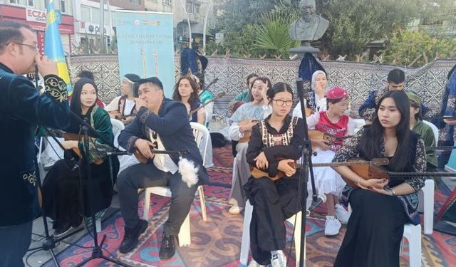 İstanbul'da "Ulusal Dombra Günü" etkinliği düzenlendi