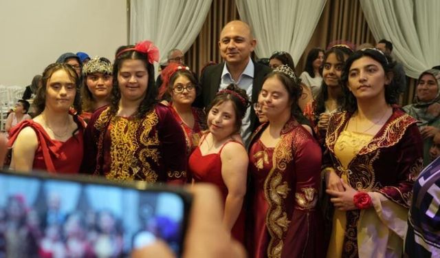 Down sendromlu genç kızların kına hayali gerçek oldu
