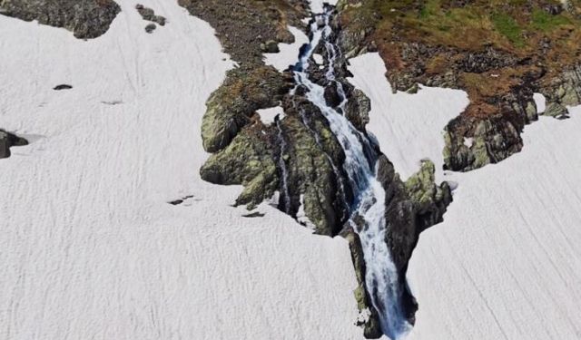 Gümüşhane'nin karlı zirveleri dronla görüntülendi