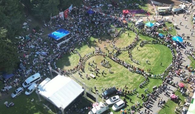 2 bin rakımlı festivalde horon coşkusu