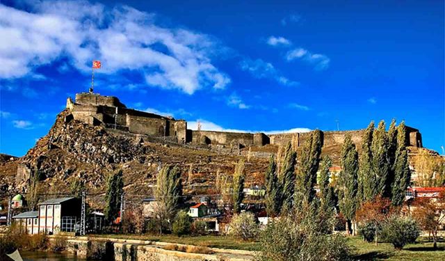 Kars Kalesi UNESCO Dünya Miras Listesi'ne alınmayı bekliyor