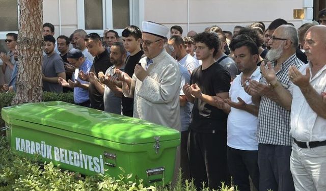 Ormanda ölü bulunan kayıp öğrenci son yolculuğuna uğurlandı