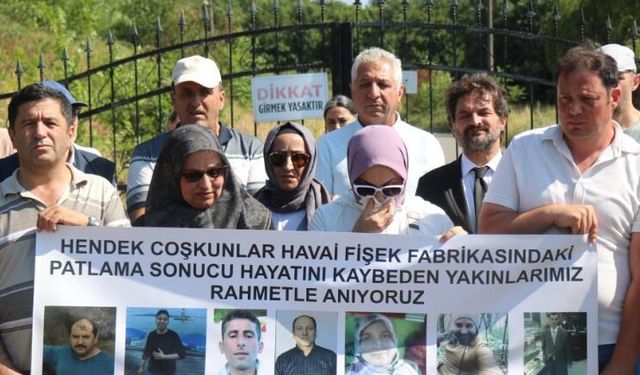 Havai fişek fabrikasındaki patlamada hayatını kaybeden işçiler anıldı