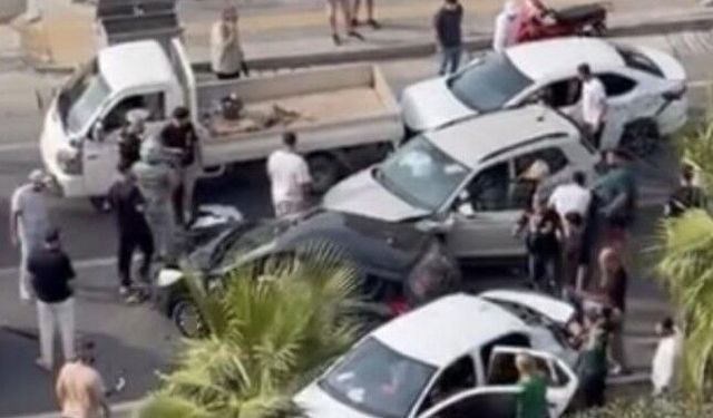 Mersin’de 7 araçlı zincirleme kaza: 3 yaralı