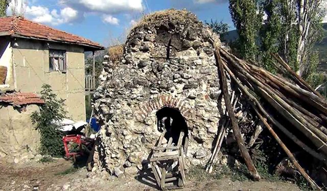 Tarihi hamam zamana direniyor