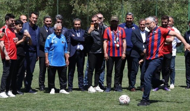 Bakan Işıkhan, Bolu kampındaki Mardin 1969 Spor’u ziyaret etti