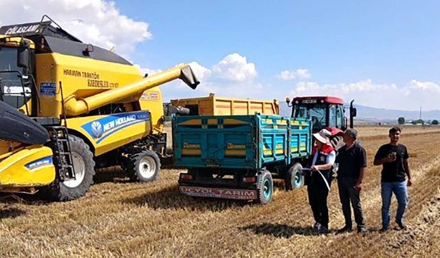 Biçerdöver kontrollerine sahada aralıksız devam ediliyor