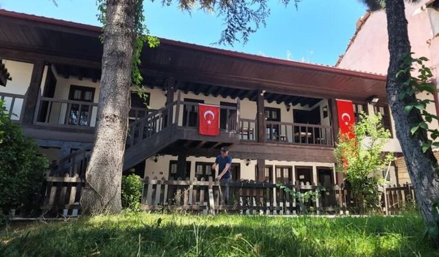 272 yıllık Çivitçioğlu Medresesi geçmişe ışık tutuyor