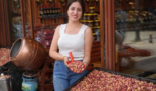 Gaziantep'te yeşil altın tezgahtaki yerini aldı