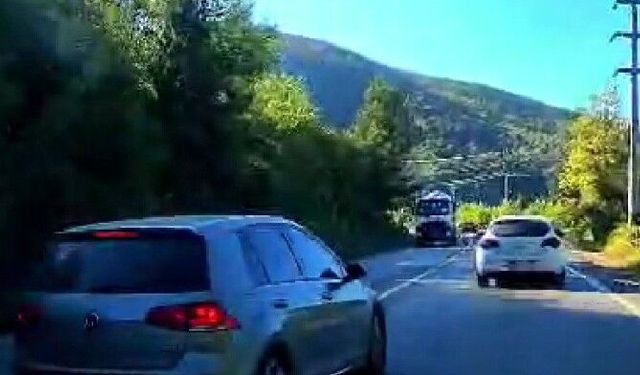 Karabük'te hatalı sollama yapan sürücüler kazaya davetiye çıkardı
