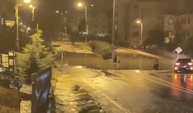 Kuvvetli sağanak ilçede su baskınlarına sebep oldu