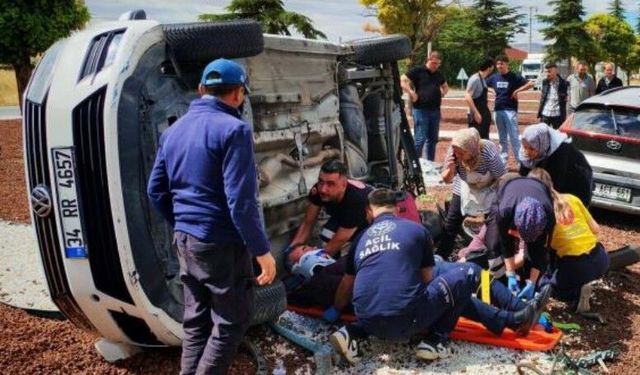 Otomobillerin çarpıştığı kazada 7 kişi yaralandı