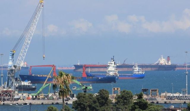 Samsun açıklarında gemi yoğunluğu; 70'e yakın gemi sefer talimatı bekliyor
