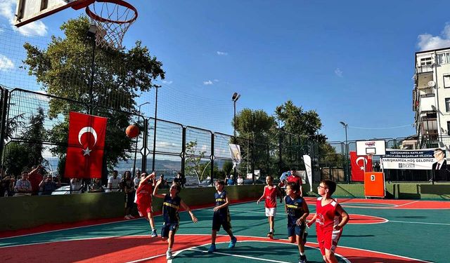 Sokak Basketbolu Turnuvası ödül töreniyle tamamlandı