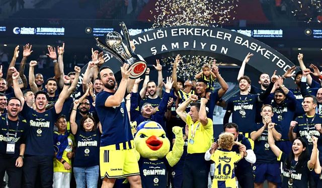 39. Erkekler Cumhurbaşkanlığı Kupası'nda ödüller verildi! Fenerbahçe, kupayı kaldırdı