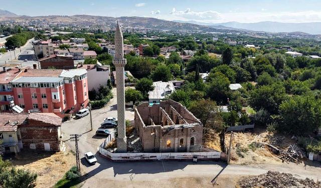 300 yıllık tarihi cami 6 yıldır restore edilmeyi bekliyor