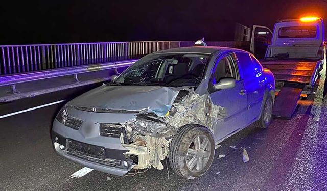 Üç otomobil birbirine girdi: Aralarında bebek de var, 10 yaralı