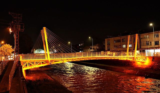 Yaya köprüsü yenilendi! Vatandaşların kullanımına açıldı