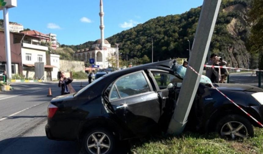 Yola dökülen yağ kazaya sebep oldu: 2 yaralı