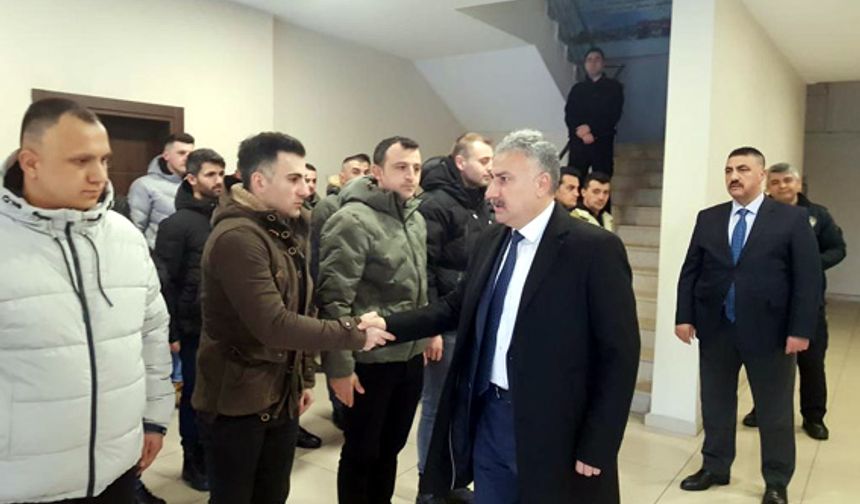 Emniyetten 40 personel deprem bölgesine takviye gönderildi