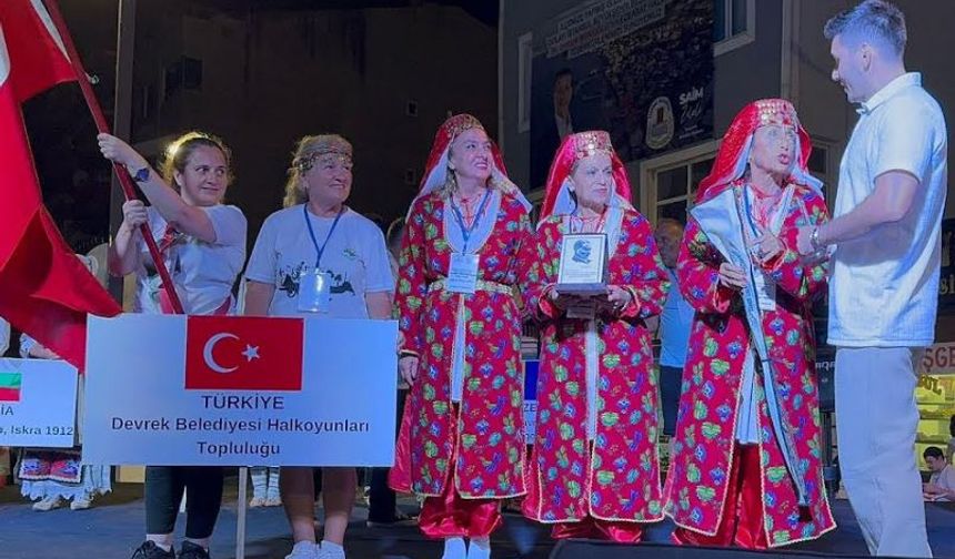 Devrek Belediyesi Halkoyunları Topluluğu festivale katıldı