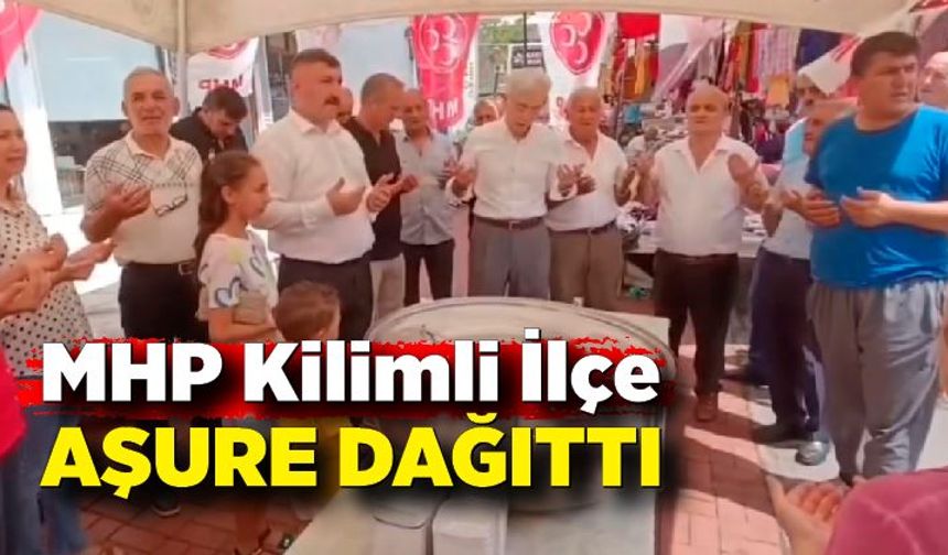 MHP Kilimli İlçe Başkanlığı aşure dağıtımını gerçekleştirdi