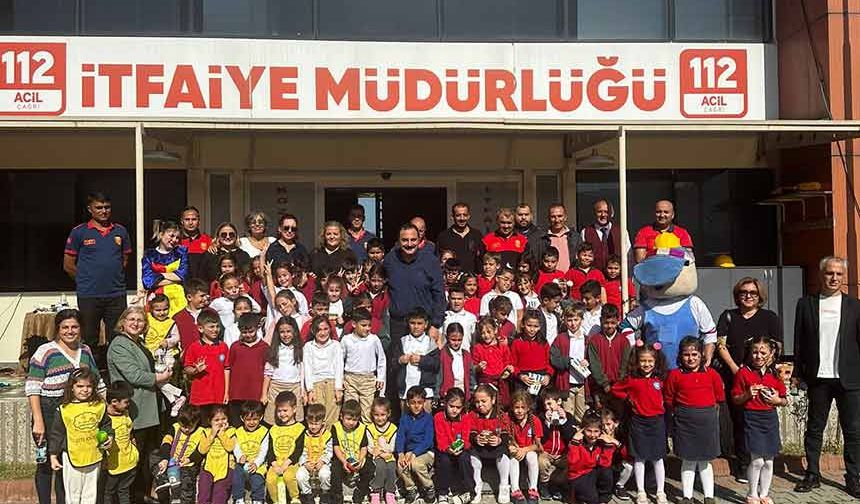 Minik öğrencilerden itfaiyecilere ziyaret