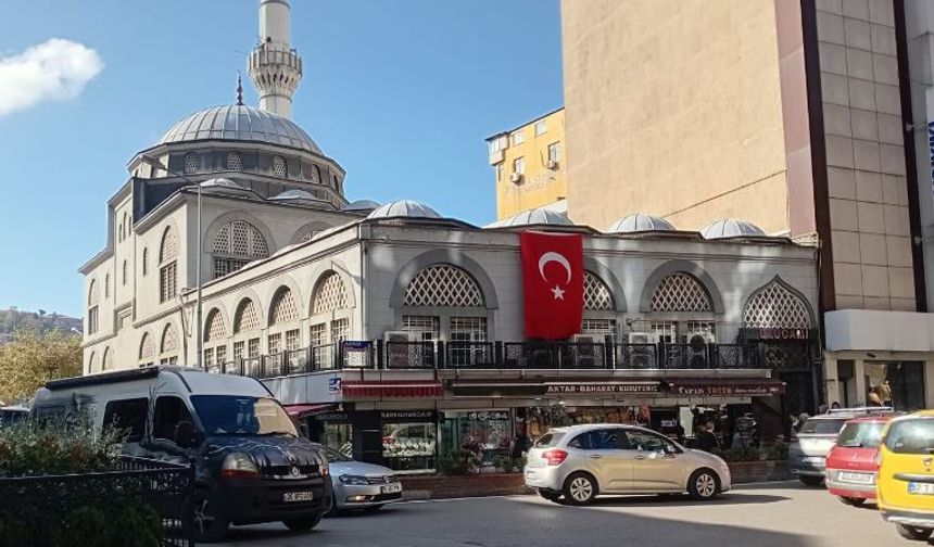 Ulu camiye yakıştı