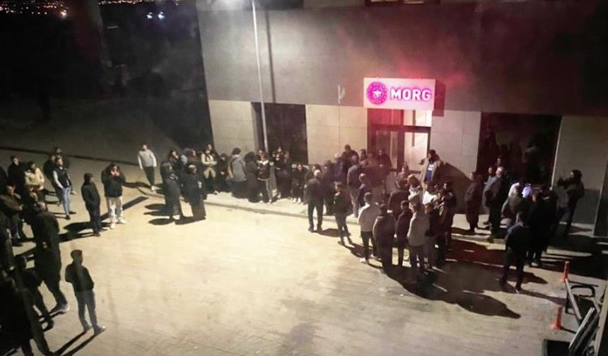 Sözlü tartışma bıçaklı kavgaya döndü: 1 ölü