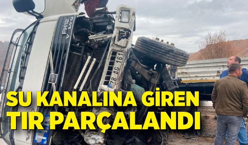 Su kanalına giren tır devrildi: 1 yaralı