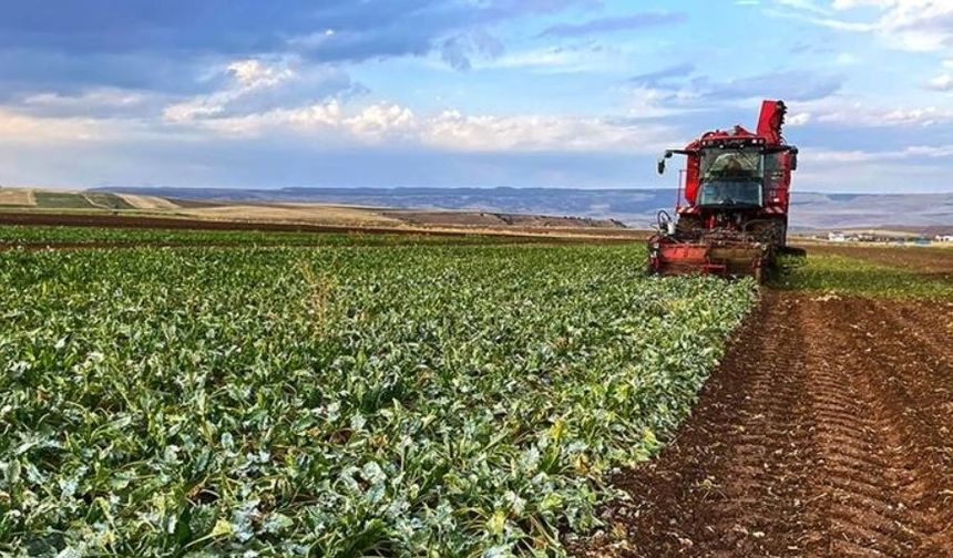 Çaycuma’da çiftçilere destek sürüyor