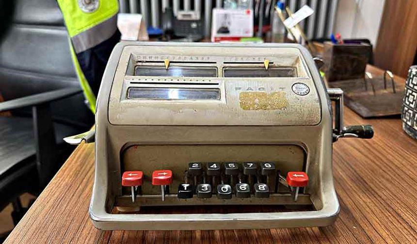 Teknolojiye yenik düşen hesap makinesi demirbaştan düşürüldü