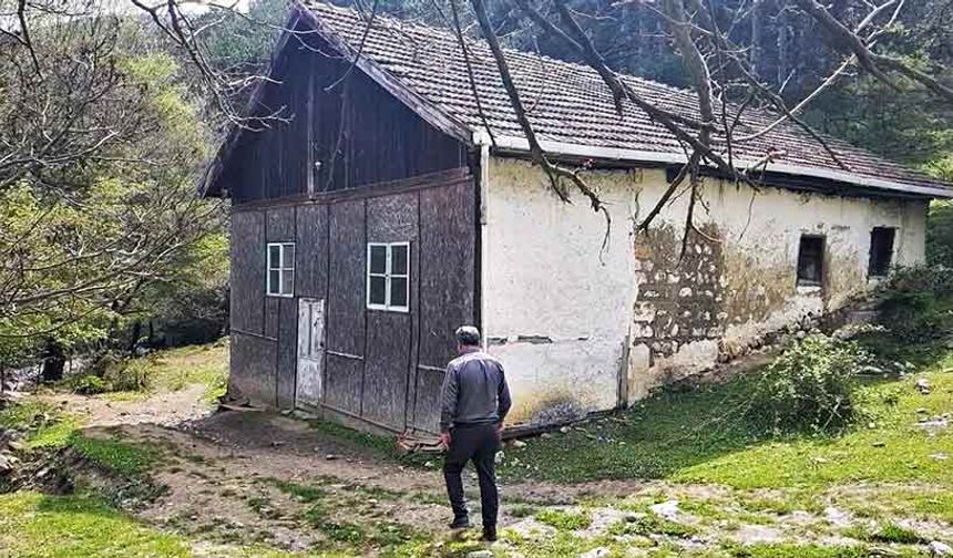 Karabük'te köy camisinde tahribat