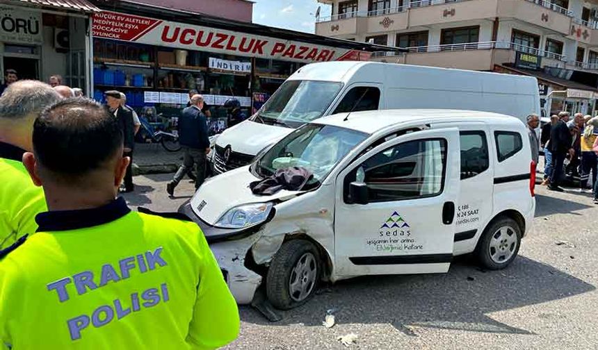 iki aracın çarpıştığı kazada 7 kişi yaralı