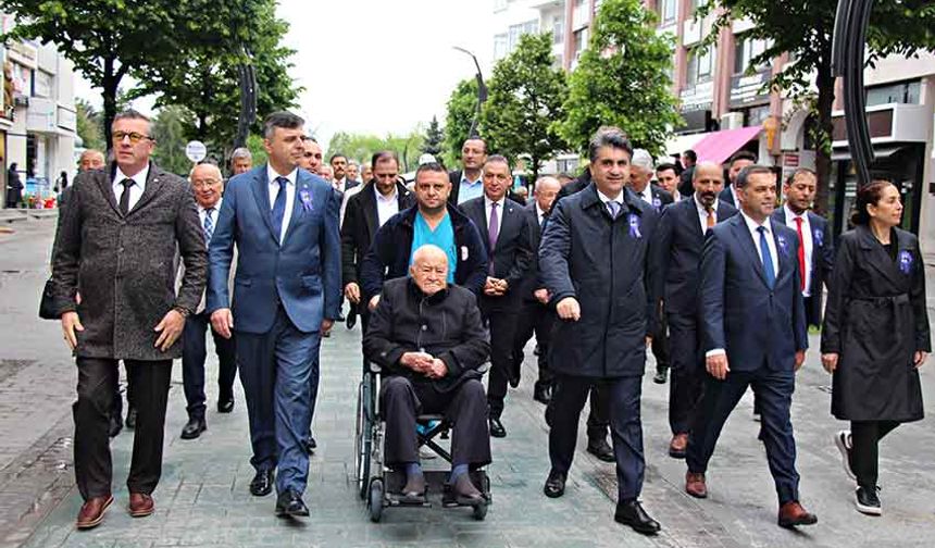 Bolu’ya 148 eser kazandıran İzzet Baysal'a duygusal anma