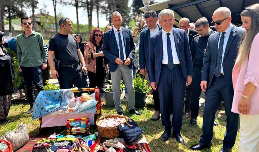 Orman köylüsü 11 kadına dikiş makinası