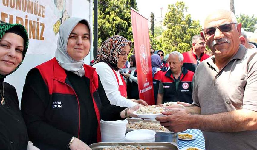 Pilav günü etkinliğinde bir araya geldiler