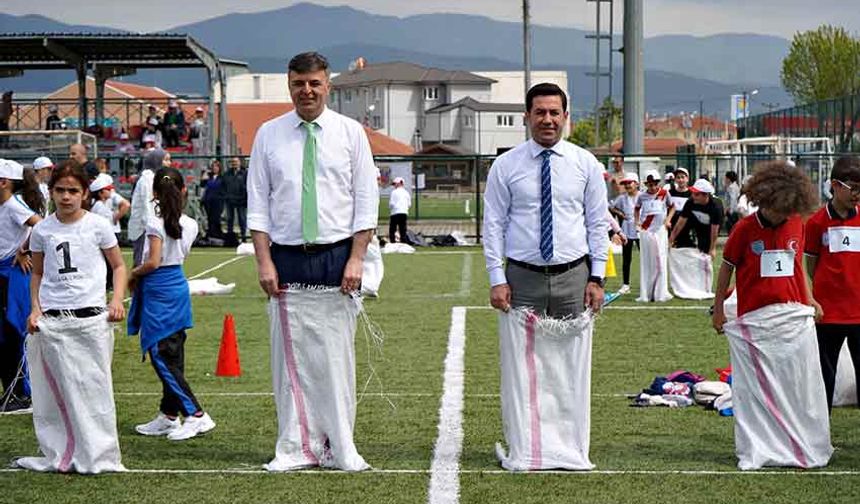 Bolu'da "Geleneksel Çocuk Şenliği" renkli görüntülere sahne oldu