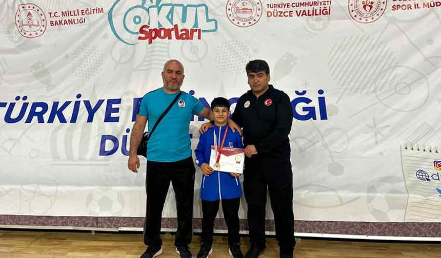 Muhammed Ali Kalay'dan Manisa'ya gümüş madalya