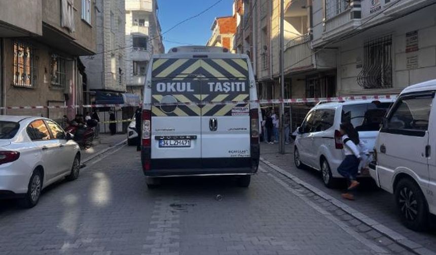 Sokakta oynarken servis aracının çarptığı çocuk ağır yaralandı